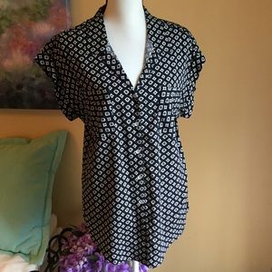 DONATED JACHS Girlfriend button up.  EUC. Size M.